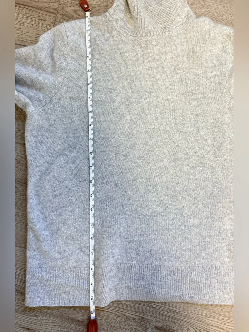 100% 2-Ply Cashmere Turtleneck Sweater Tahari - Picture 7 of 8